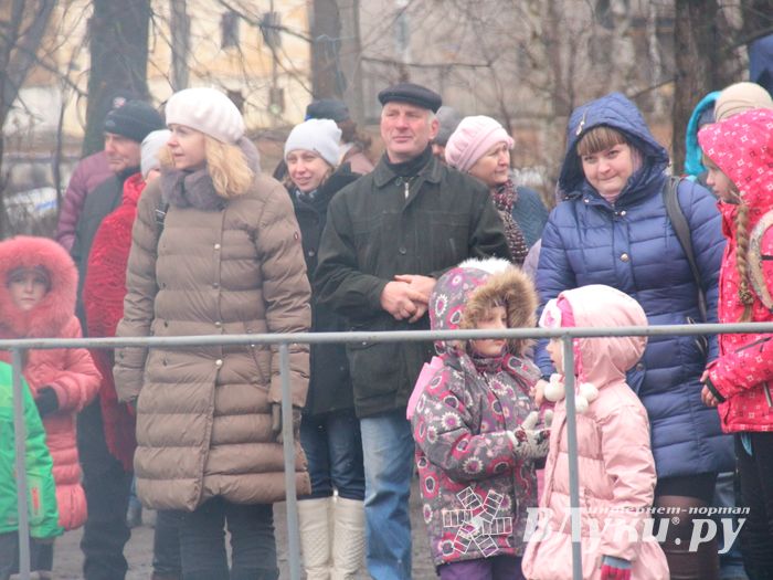 В Великих Луках сожгли Масленицу (фото)