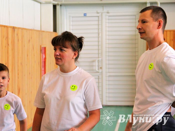 Великолучане одержали победу в зональном этапе «Папа, мама, я – спортивная семья» (ФОТО)