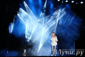 В Великих Луках состоялся сольный концерт певицы Цветаны