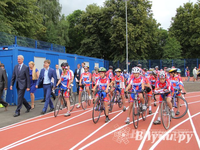 Открытие физкультурно-оздоровительного комплекса в Великих Луках (фото)