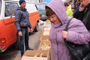 В Великих Луках проходит Весенняя ярмарка