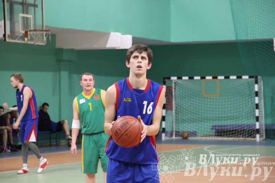 Команда «Экспресс» стала обладательницей Кубка г. Великие Луки по баскетболу