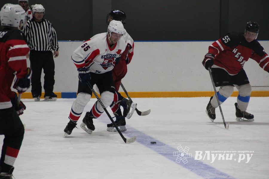 Уверенная победа «Экспресса» на ледовой арене (ФОТО)