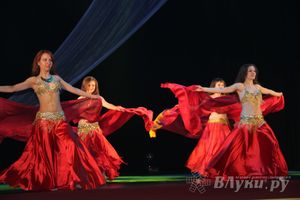 В ДК ЛК прошел музыкально-танцевальный спектакль «Босиком по млечному пути» (фото)