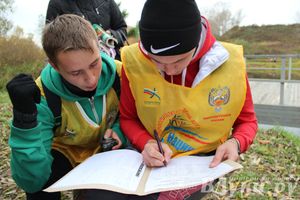 Легкоатлетический осенний кросс прошел в Великих Луках (фото)