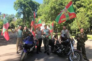 «Злёные береты» в Великих Луках отмечают 100-летие Пограничной службы (ФОТО)