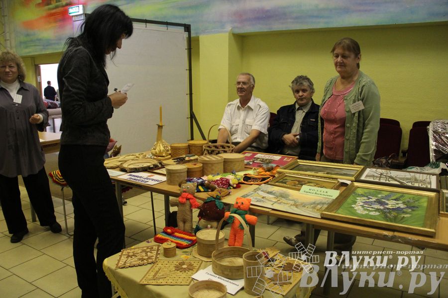Выставка-ярмарка  «Волшебный сундучок»