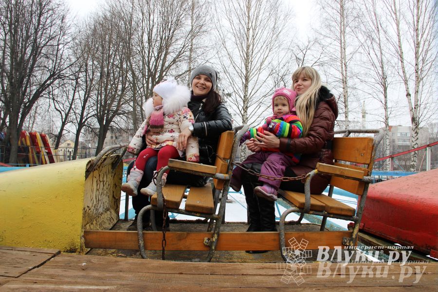 В Великих Луках состоялись проводы Широкой Масленицы — 2015 (фото)