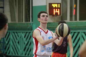 В Великих Луках прошли финальные игры муниципального этапа «КЭС-Баскет» (фото)