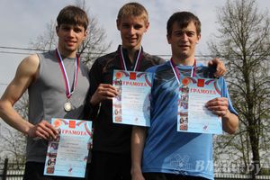 Ученики великолукской Кадетской школы стали победителями в командном зачете на Открытом Чемпионате и Первенстве по легкой атлетике (фото)