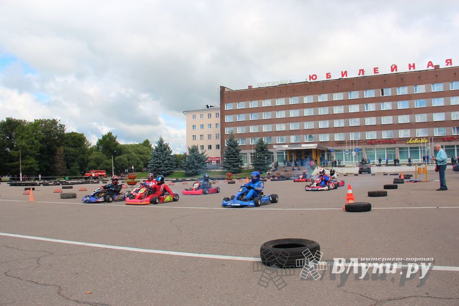 ​Великолучанин Николай Маркевич стал серебряным призером чемпионата г. Великие Луки по картингу (фото)