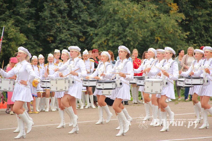 В Великих Луках проходит ​Международный фестиваль-конкурс среди мажореток и барабанщиц (ФОТО)