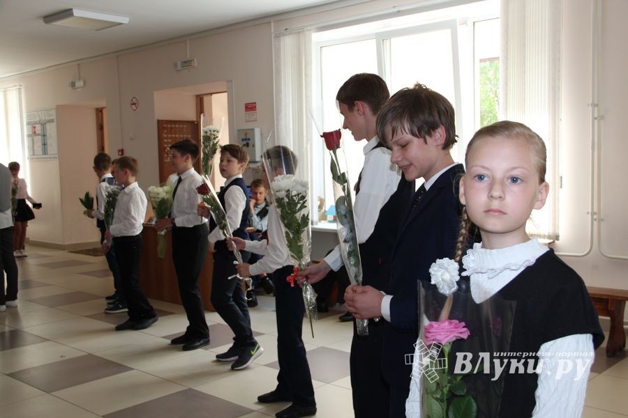 В школе №13 прошел «Последний звонок» (ФОТО)