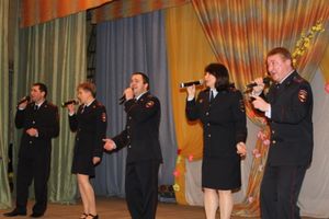 Накануне Дня матери состоялась встреча руководства УМВД России по Псковской области с матерями сотрудников полиции (фото)