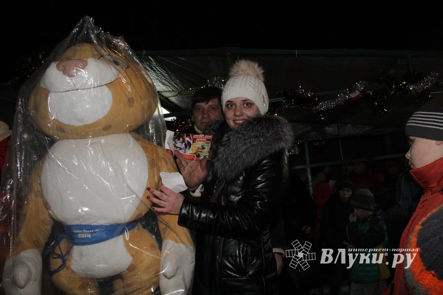 Великие Луки к встрече Нового года готовы (ФОТО)