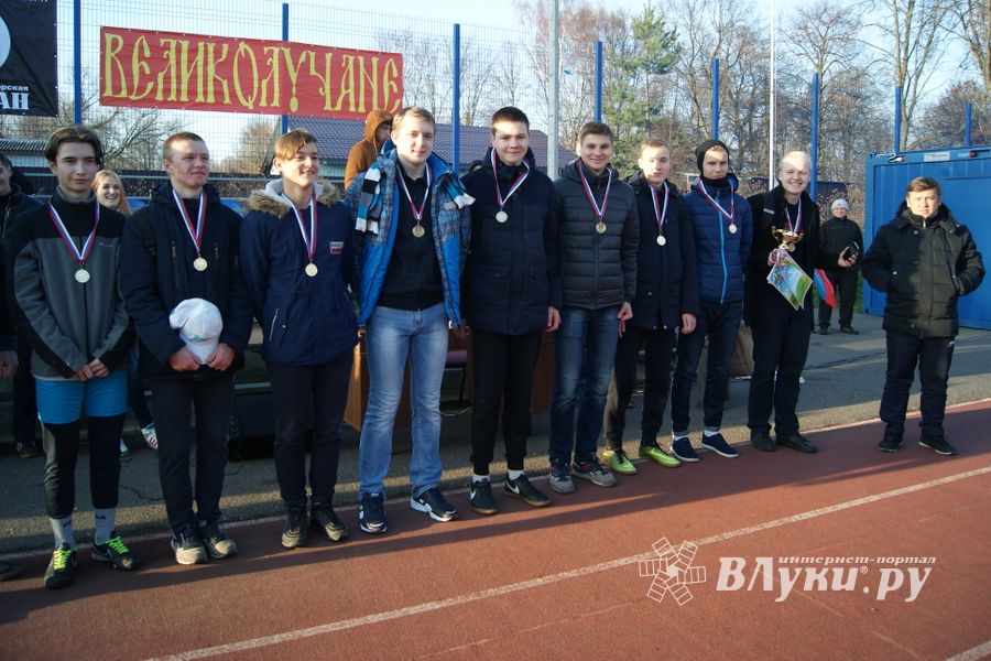 В Великих Луках завершился турнир по дворовому футболу (ФОТО)