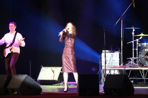 В Великих Луках состоялся концерт Юлии Савичевой (фото)