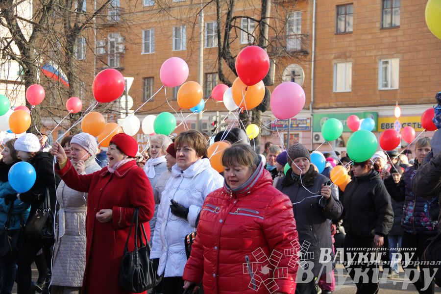 В Великих Луках состоялся торжественный митинг в честь Дня народного единства (ФОТО)