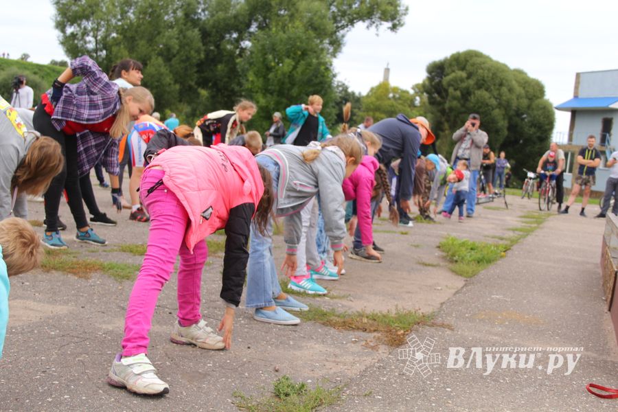 В Великих Луках прошёл Велопарад (ФОТО)