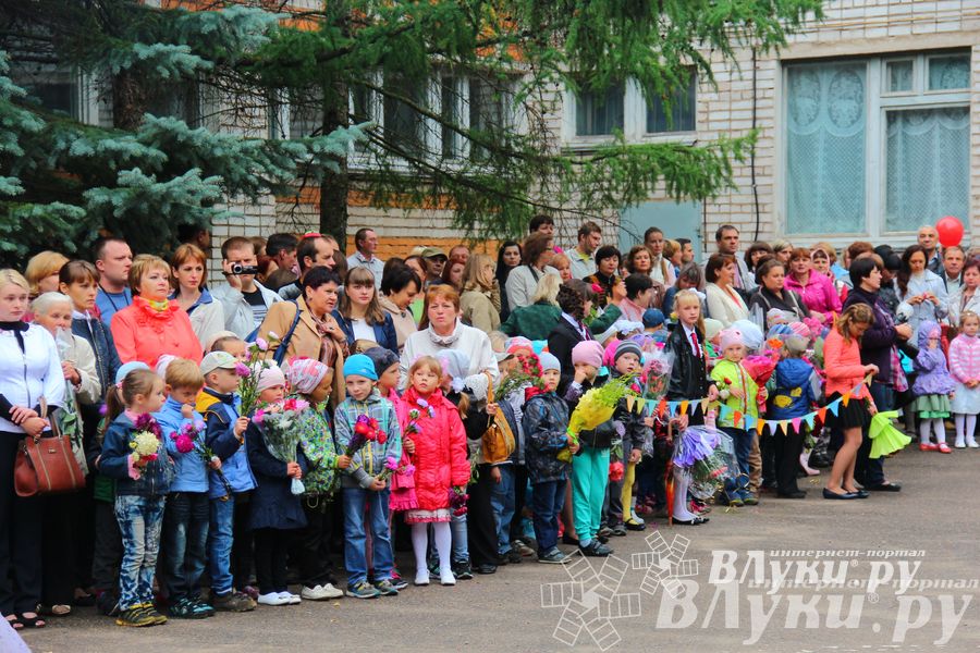 Школы города отметили 1 сентября (фото)