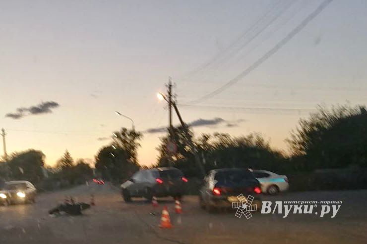 В Великих Луках мотоциклист погиб в ДТП (ФОТО)