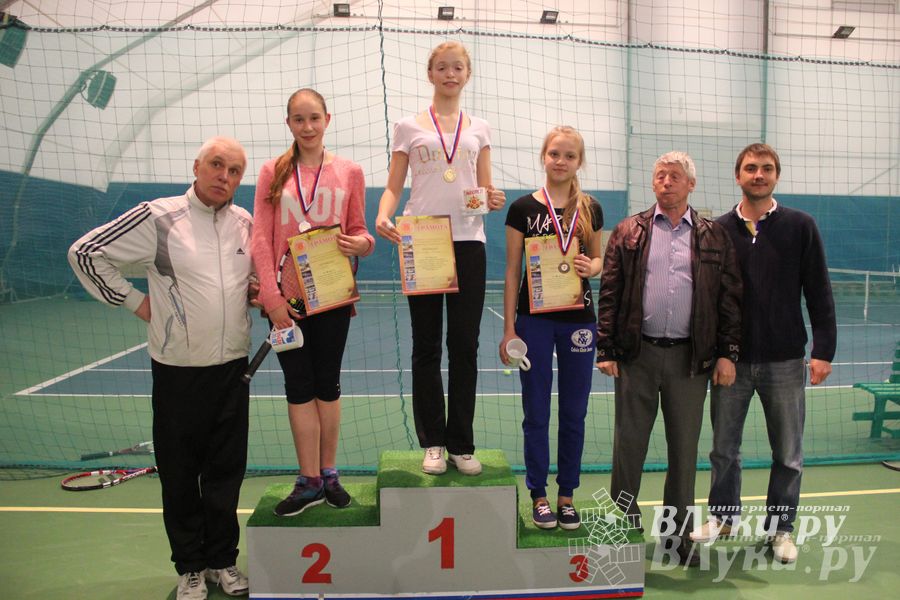 В СК «Ника» проходит открытый городской турнир по большому теннису (фото)