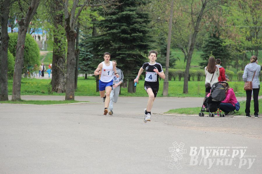 В Великих Луках прошла весенняя городская эстафета (фото)