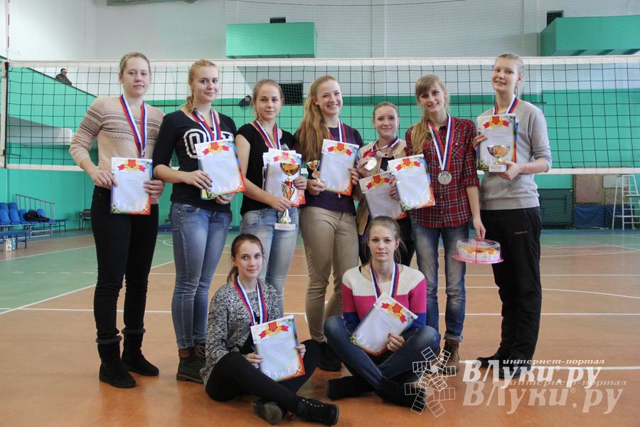 В Великих Луках прошли международные соревнования по волейболу (фото)
