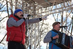 В Великих Луках широко отметили Масленицу (ФОТО)