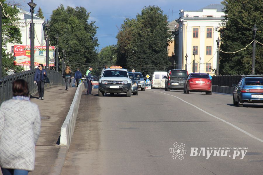 ДТП на центральном мосту через Ловать (ФОТО)