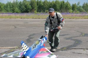 В Великих Луках проходит 7-й Фестиваль авиамодельного спорта (ФОТО)