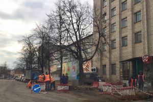 Фотофакт: на ул. Ботвина раскопали участок дороги
