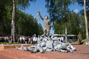 Турчак зажег партизанский костер и спел «Катюшу» вместе с ветеранами (фото)