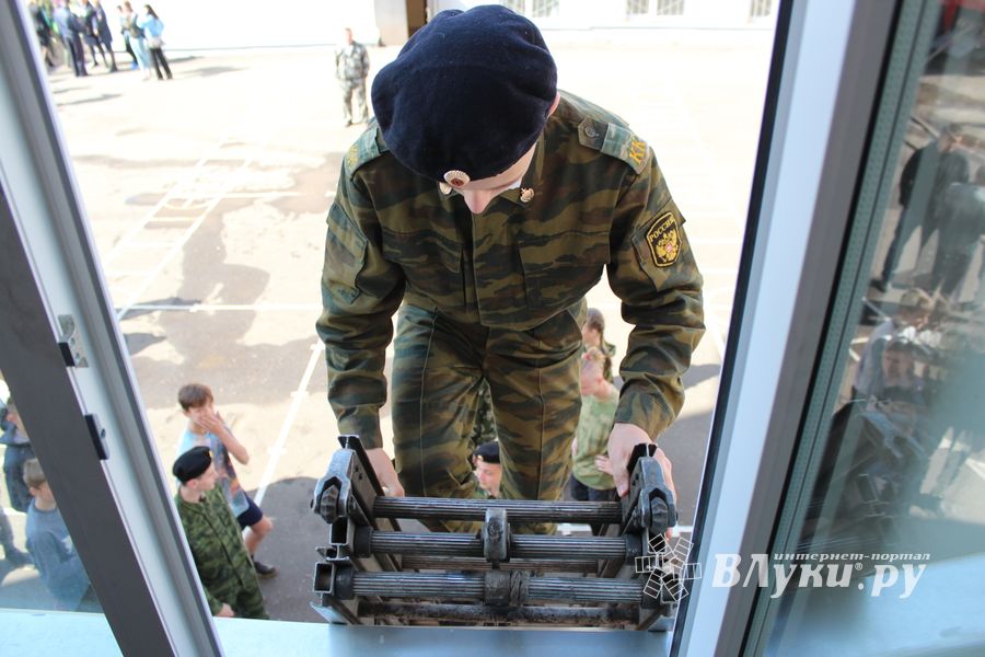 В Великих Луках спасали «заложников» (ФОТО)