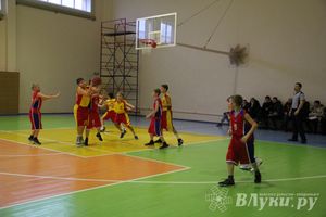 Великолукские баскетболисты стали победителями междугородних соревнований по баскетболу