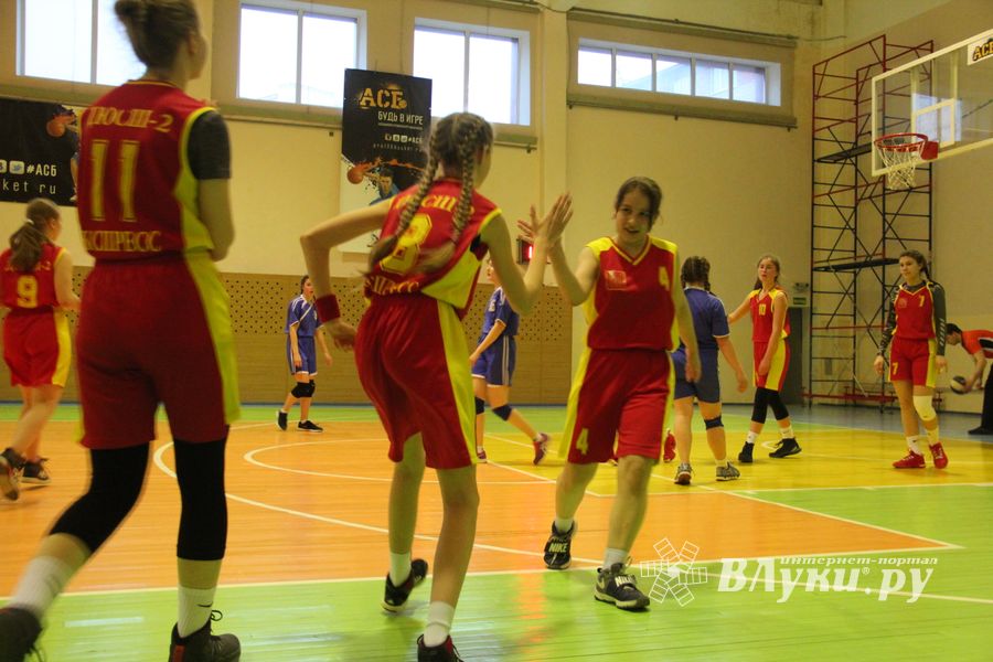 В Великих Луках финальные соревнования по баскетболу 11-й областной Спартакиады учащихся (ФОТО) (0+)