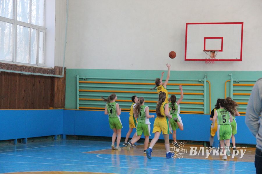 Великолучанки завоевали золото на открытом турнире по баскетболу (ФОТО)