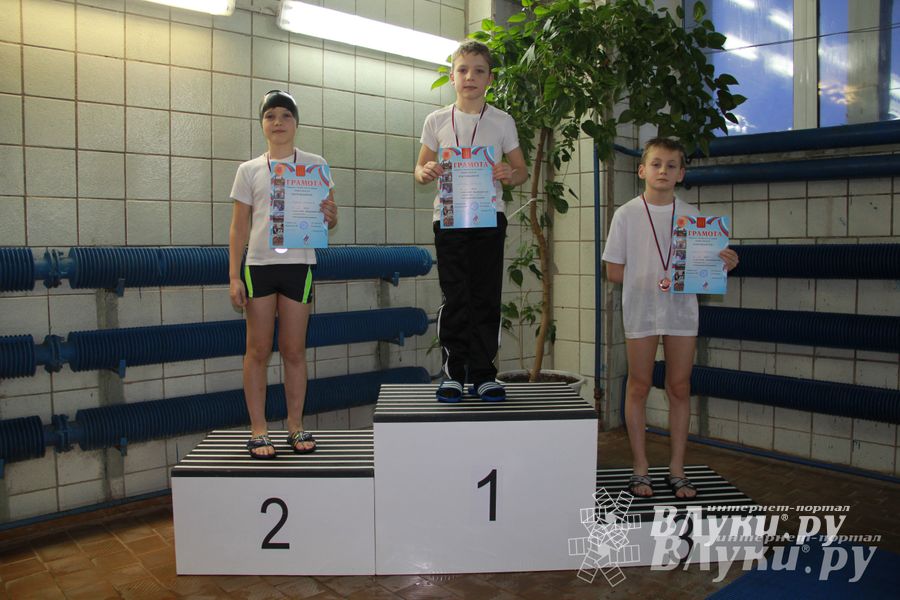 В Великих Луках прошло Первенство по плаванию (фото)