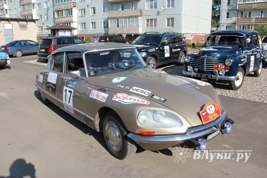 Ретро-автомобили побывали в Великих Луках (ФОТО)