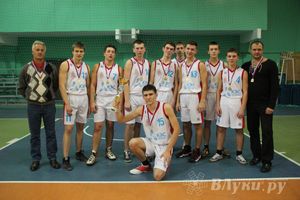 В Великих Луках прошли финальные игры муниципального этапа «КЭС-Баскет» (фото)