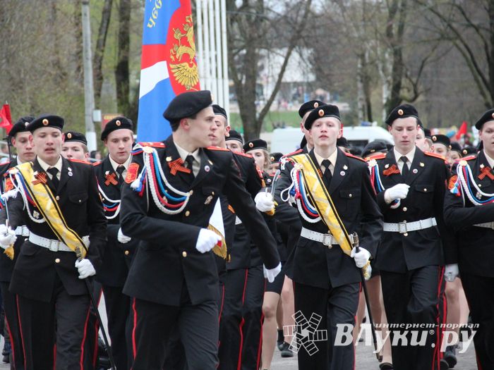 В Великих Луках прошел Парад Победы (ФОТО)
