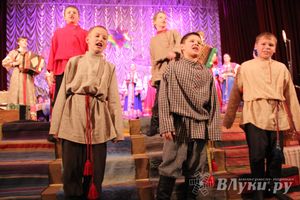  Рождественский концерт ансамбля «Заряница» прошел в Великих Луках (фото)
