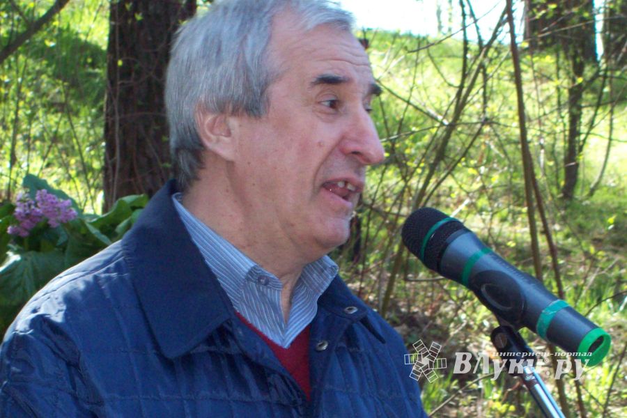 Праздник фронтовой поэзии проходит в Великолукском районе