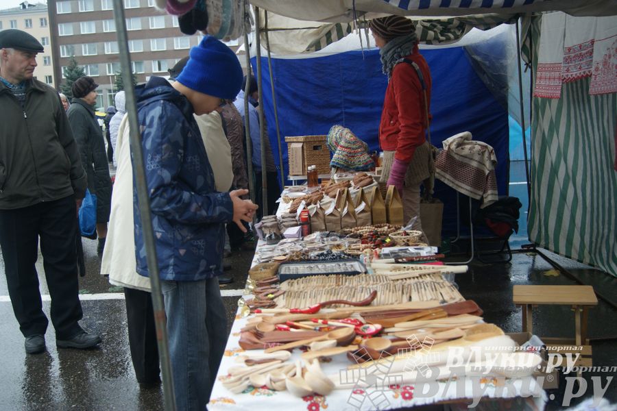 ​Универсальная торговая ярмарка «Осень – 2014» состоялась  в Великих Луках