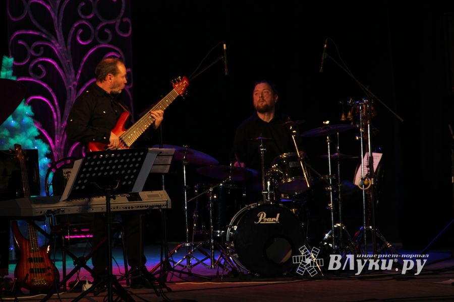 В Великих Луках состоялся концерт «Рождественский джаз» (фото)