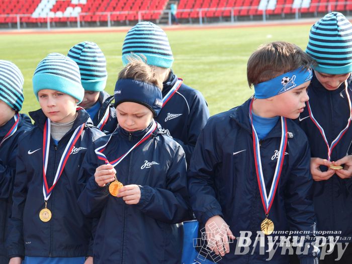 В Великих Луках прошел международный детский турнир по футболу «Наши надежды»