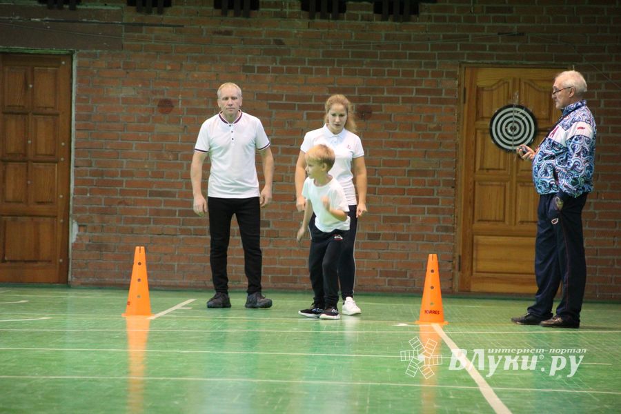 В Великих Луках прошло Первенство города среди спортивных семей (ФОТО)