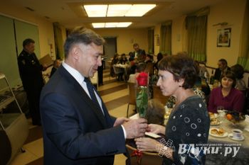 Руководители УМВД по Псковской области встретились с вдовами сотрудников, погибших при исполнении служебных обязанностей (фото)