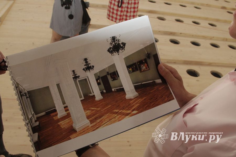 Пресс-тур по великолукскому драмтеатру (ФОТО)