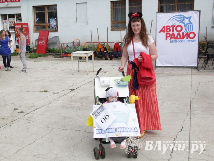 «Парад детских колясок» в День семьи, любви и верности (ФОТО)